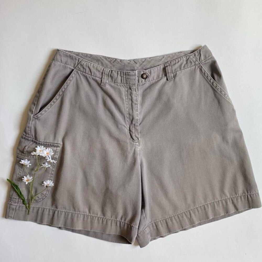 Vintage women’s gray cargo shorts